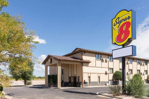 Super 8 by Wyndham Cos/Hwy. 24 E/PAFB Area image 1