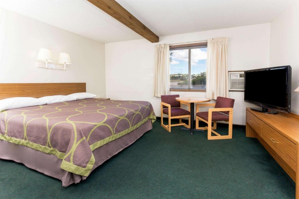 Super 8 by Wyndham Cos/Hwy. 24 E/PAFB Area Main image